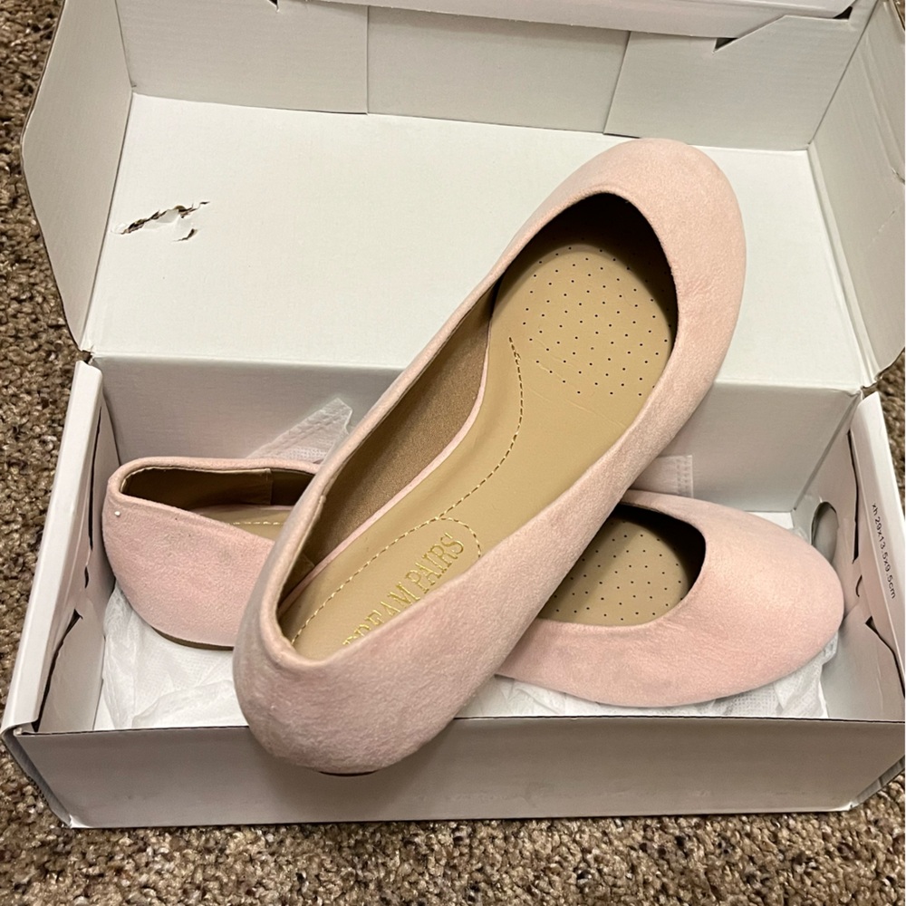 EUC Dream Pairs Flats